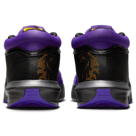Nike LeBron Witness 8